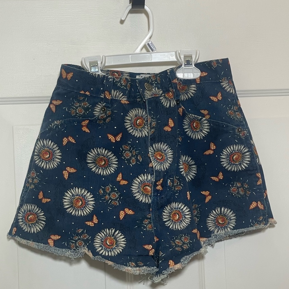 Bonjour Floral Patterned Women's Shorts